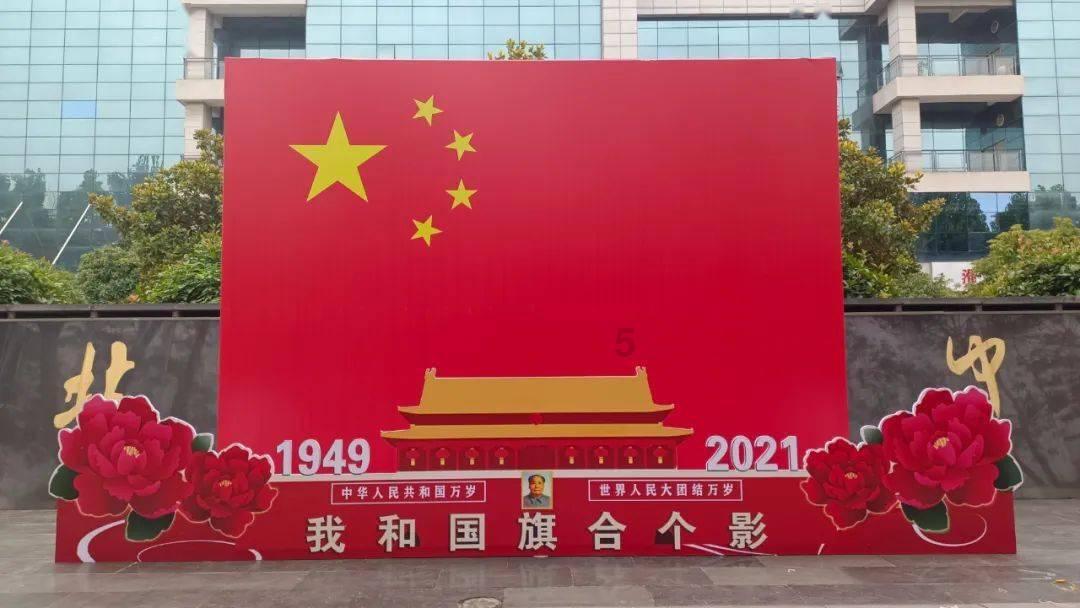 救援秀气的男孩